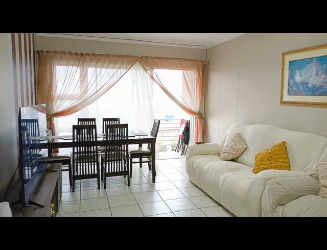 2 BEDROOM FLAT FOR SALE IN BLUFF
